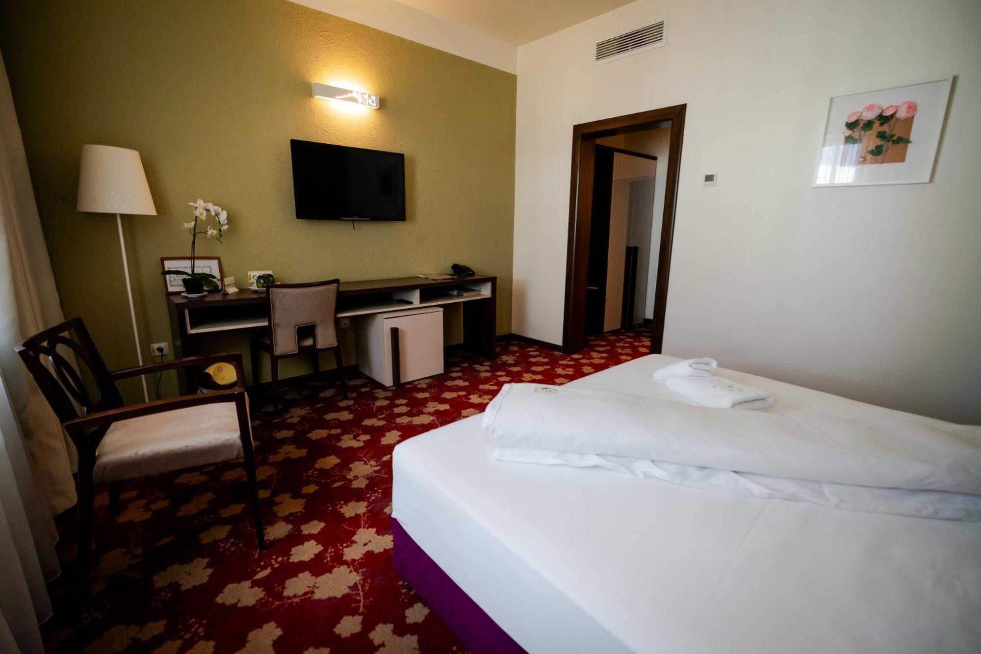 Hotel Relax Craiova Dış mekan fotoğraf